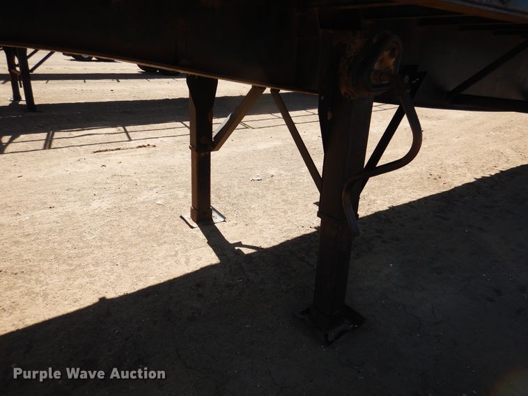 image for item DD0268 1996 Great Dane flatbed trailer