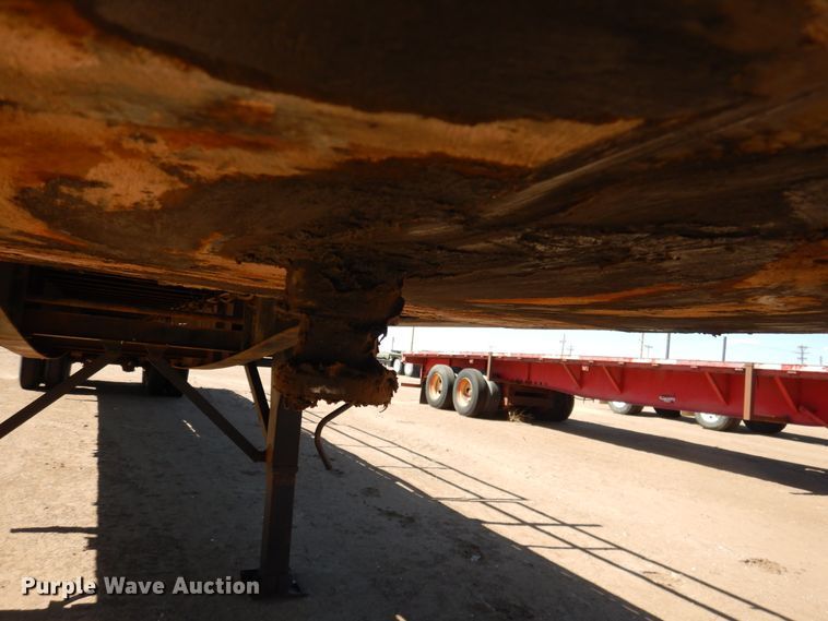 image for item DD0268 1996 Great Dane flatbed trailer