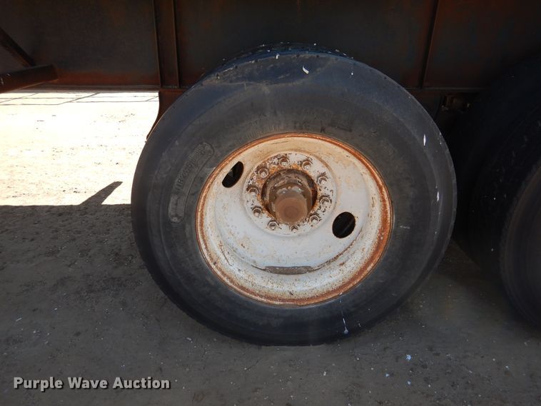 image for item DD0268 1996 Great Dane flatbed trailer