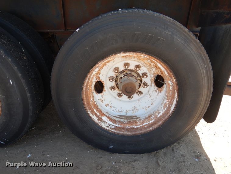 image for item DD0268 1996 Great Dane flatbed trailer