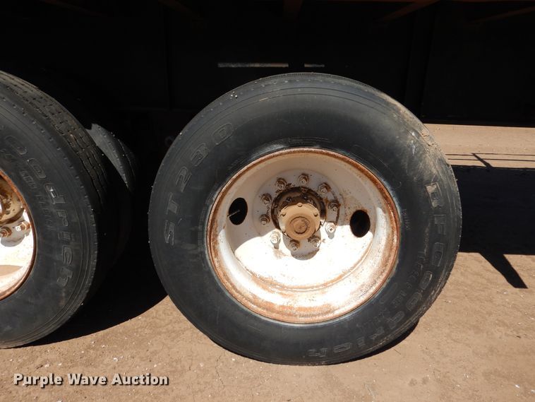 image for item DD0268 1996 Great Dane flatbed trailer