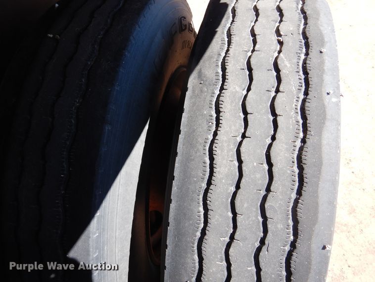 image for item DD0268 1996 Great Dane flatbed trailer