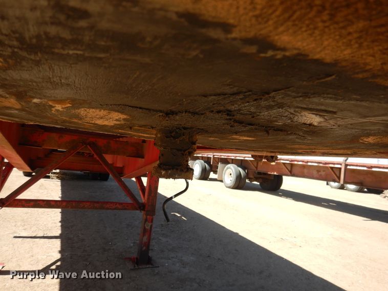 image for item DD0270 1999 Wabash flatbed trailer