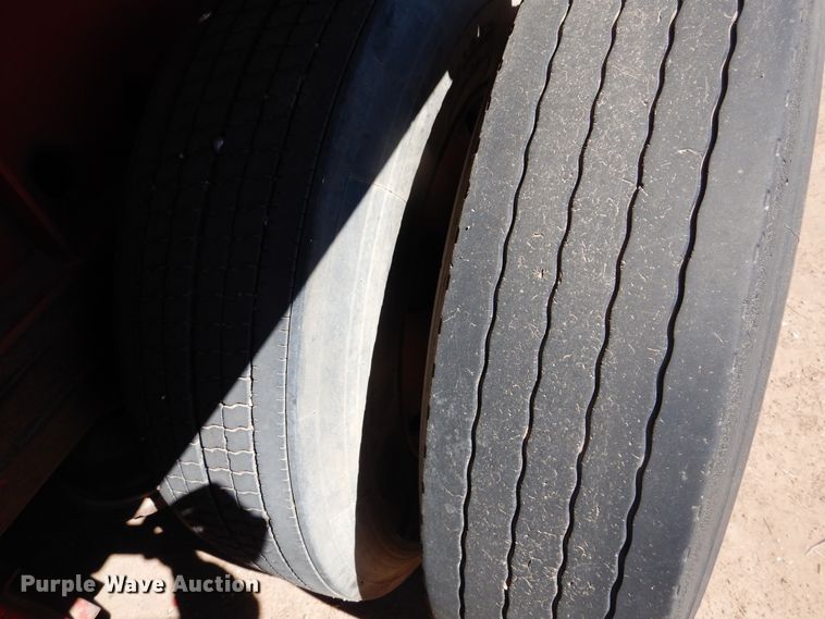 image for item DD0270 1999 Wabash flatbed trailer