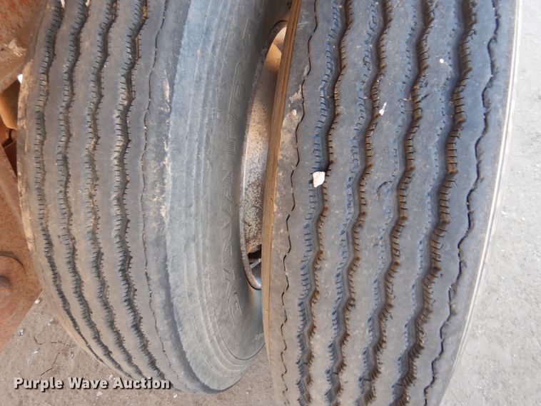 image for item DD0272 1995 Fontaine FTW-5-8048WSAW flatbed trailer