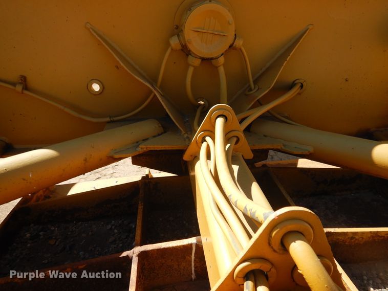 image for item DD0273 1988 Trail King 1827-0-3Axle bottom dump trailer