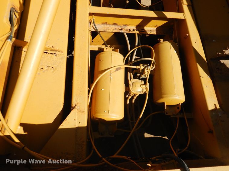 image for item DD0273 1988 Trail King 1827-0-3Axle bottom dump trailer