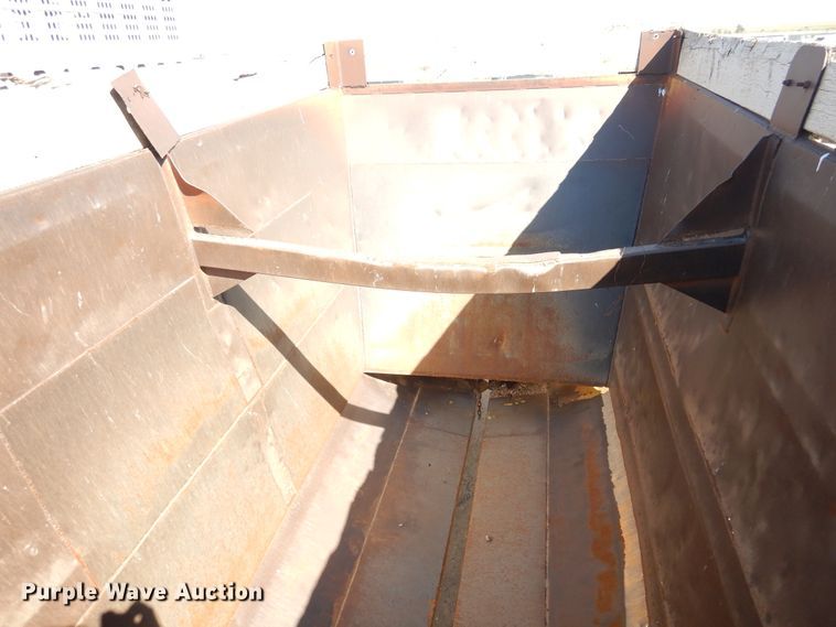 image for item DD0273 1988 Trail King 1827-0-3Axle bottom dump trailer