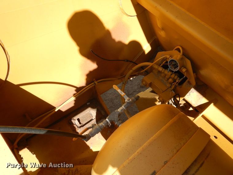 image for item DD0273 1988 Trail King 1827-0-3Axle bottom dump trailer