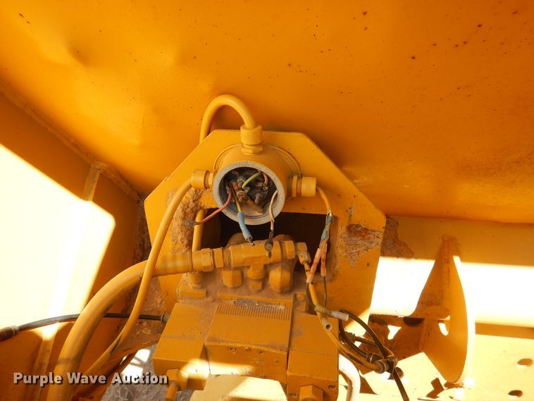 image for item DD0273 1988 Trail King 1827-0-3Axle bottom dump trailer