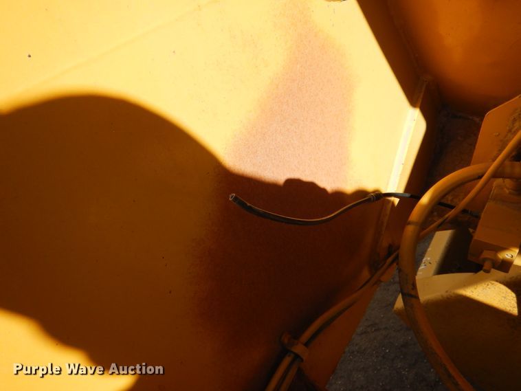 image for item DD0273 1988 Trail King 1827-0-3Axle bottom dump trailer