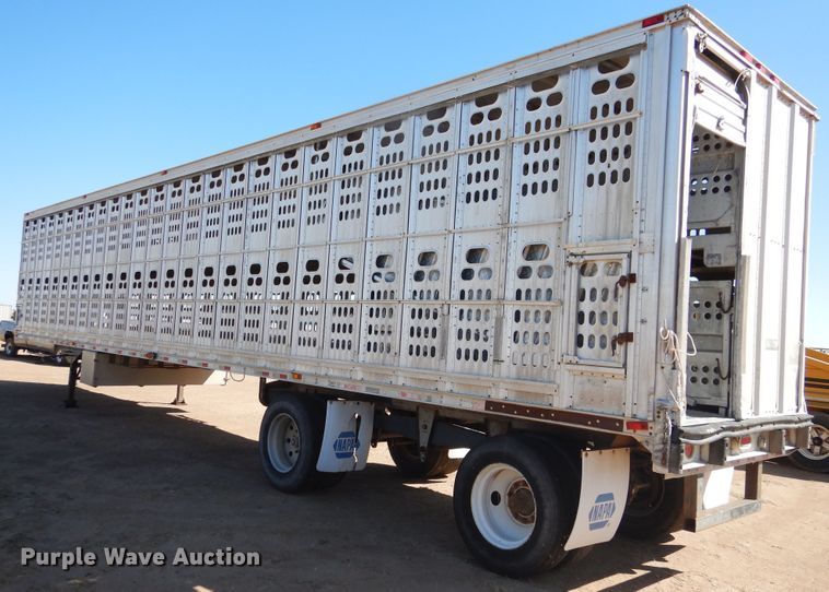 image for item DD0275 1997 Barrett Pig Pot livestock trailer