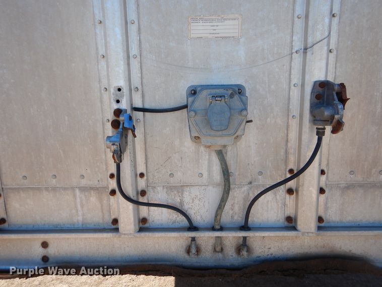 image for item DD0275 1997 Barrett Pig Pot livestock trailer