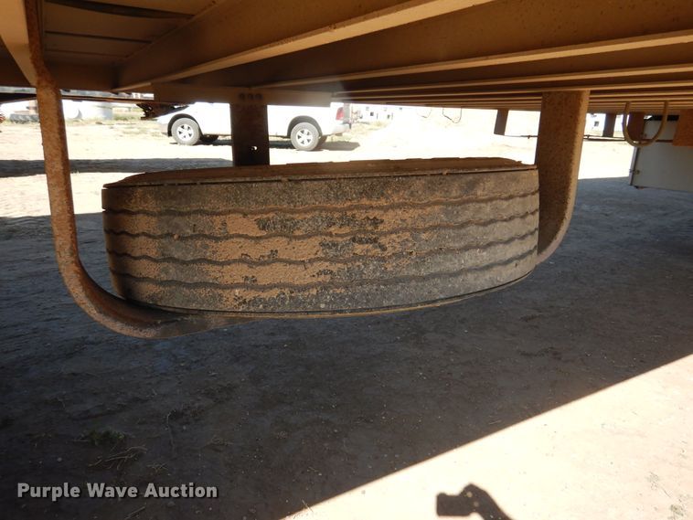 image for item DD0275 1997 Barrett Pig Pot livestock trailer