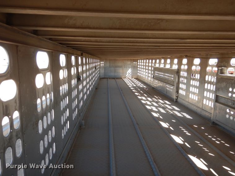 image for item DD0275 1997 Barrett Pig Pot livestock trailer