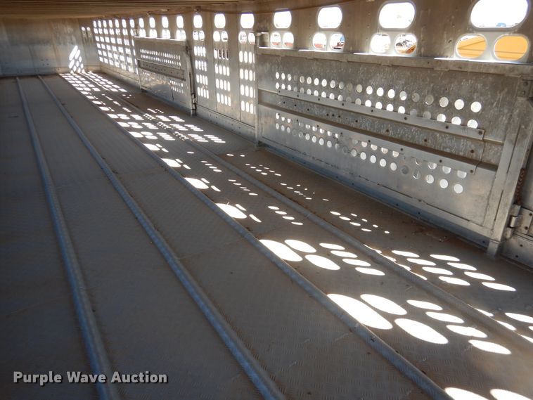 image for item DD0275 1997 Barrett Pig Pot livestock trailer