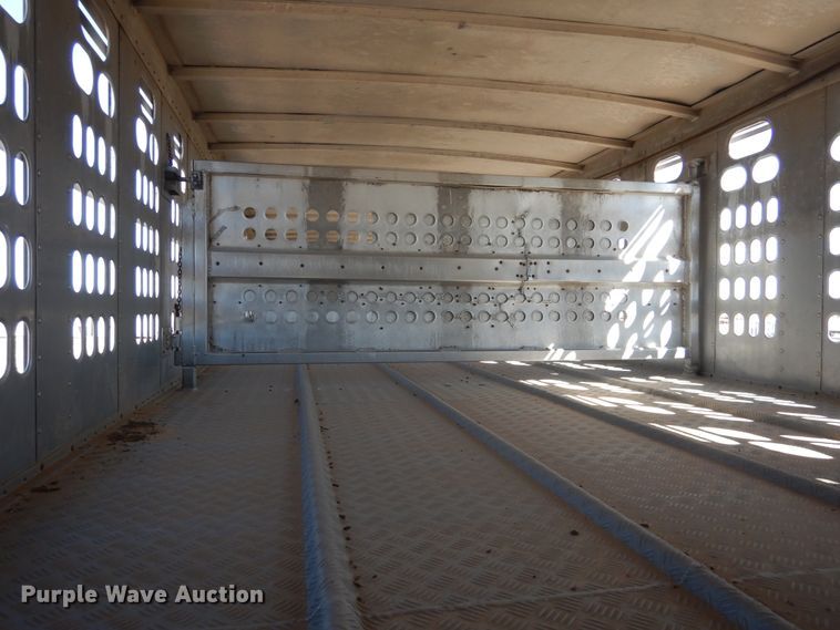 image for item DD0275 1997 Barrett Pig Pot livestock trailer