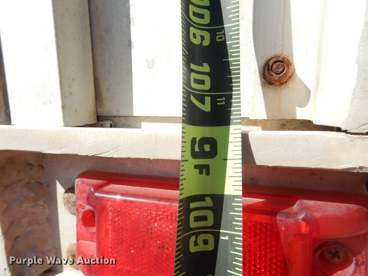 image for item DD0275 1997 Barrett Pig Pot livestock trailer