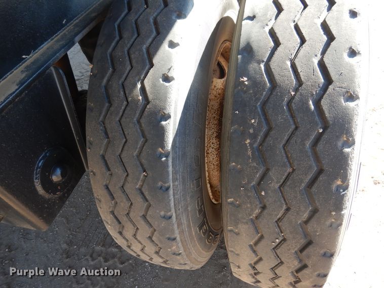 image for item DD0277 1995 Fontaine FTW-5-8048WSAW flatbed trailer