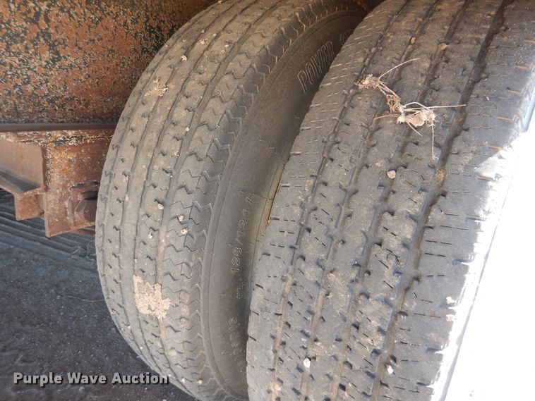 image for item DD0283 2000 Trail King TK20-2400 equipment trailer