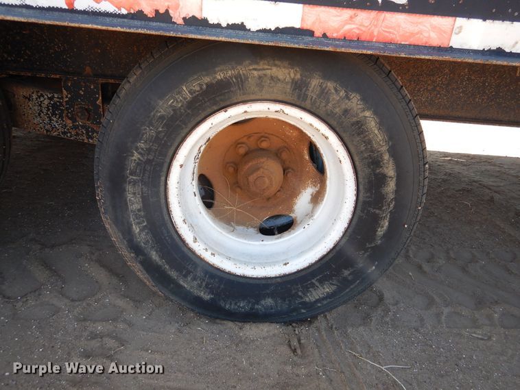 image for item DD0283 2000 Trail King TK20-2400 equipment trailer