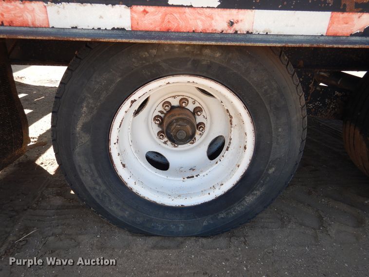 image for item DD0283 2000 Trail King TK20-2400 equipment trailer