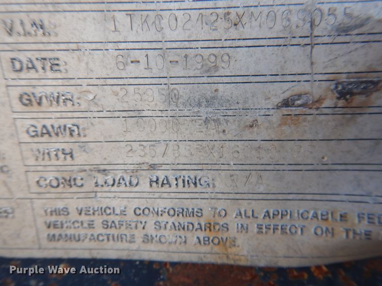 image for item DD0283 2000 Trail King TK20-2400 equipment trailer