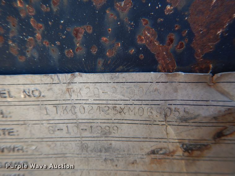 image for item DD0283 2000 Trail King TK20-2400 equipment trailer