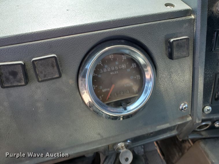 image for item DD0284 1994 Mack RD  winch truck