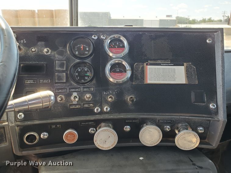 image for item DD0284 1994 Mack RD  winch truck