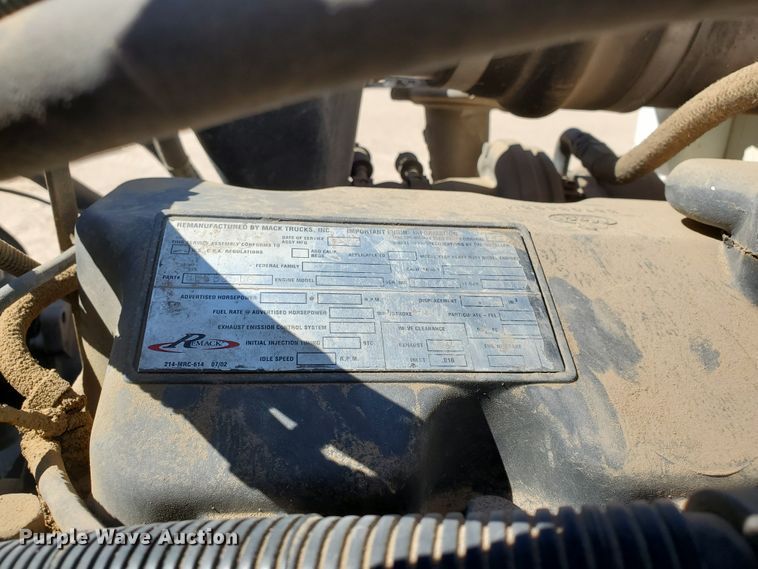 image for item DD0284 1994 Mack RD  winch truck