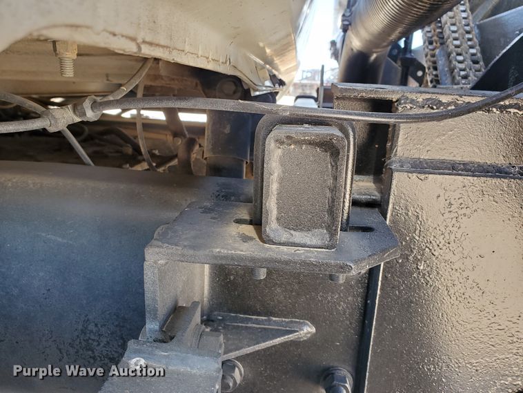 image for item DD0284 1994 Mack RD  winch truck