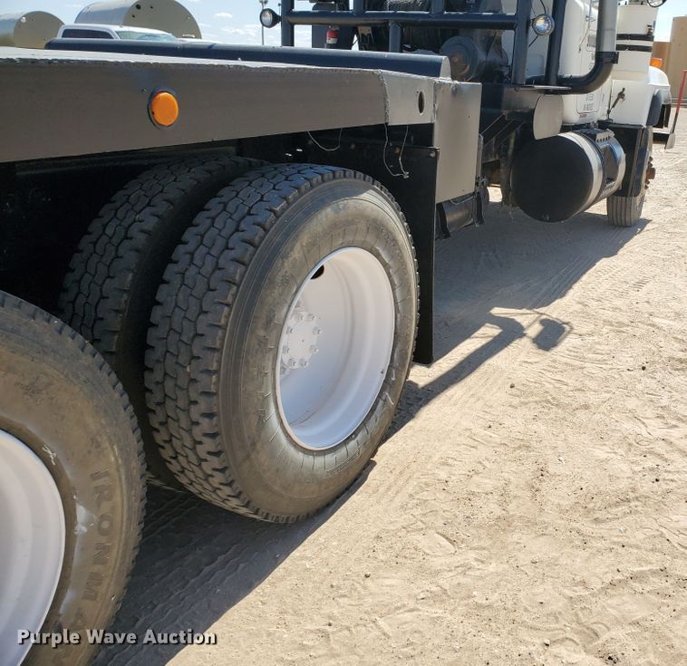 image for item DD0284 1994 Mack RD  winch truck