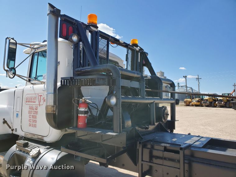 image for item DD0284 1994 Mack RD  winch truck