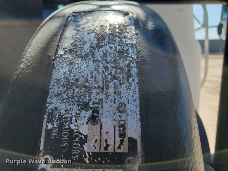 image for item DD0284 1994 Mack RD  winch truck