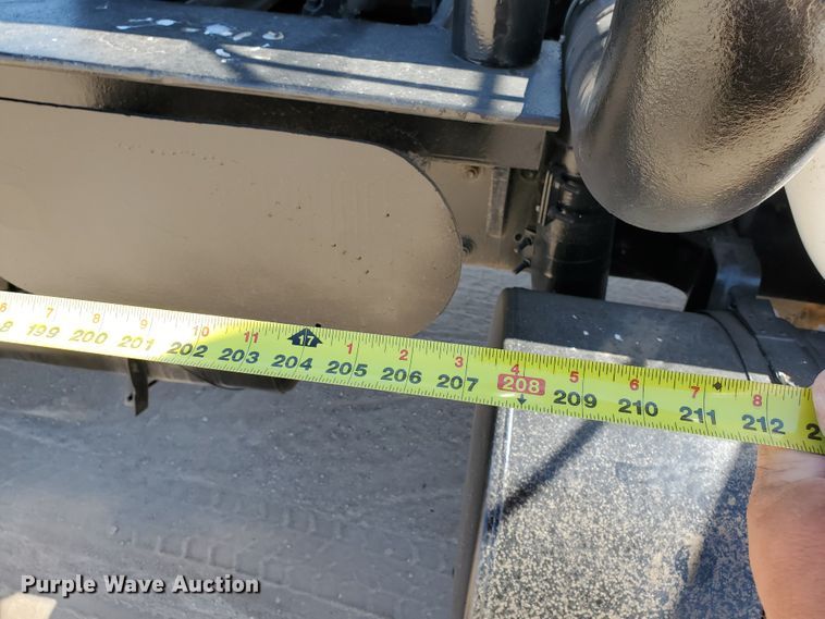 image for item DD0284 1994 Mack RD  winch truck