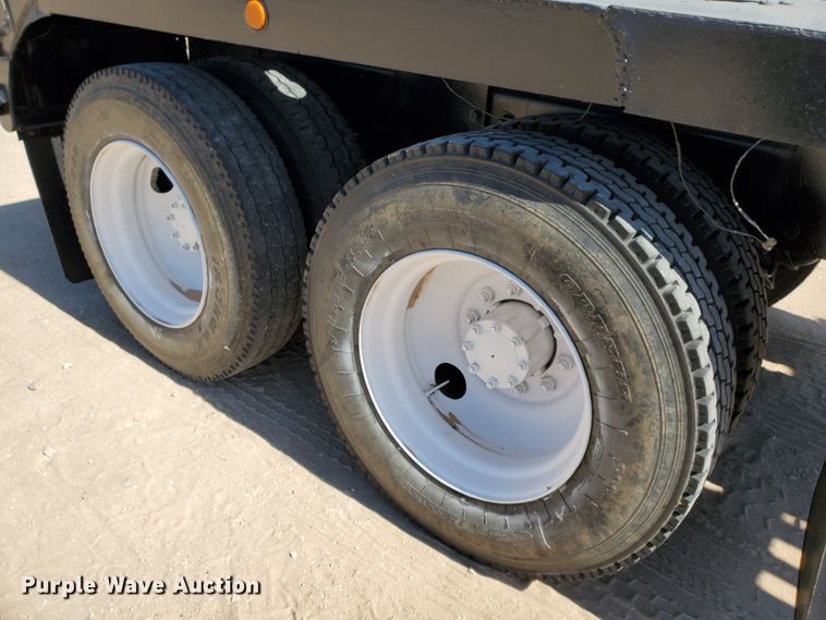 image for item DD0284 1994 Mack RD  winch truck