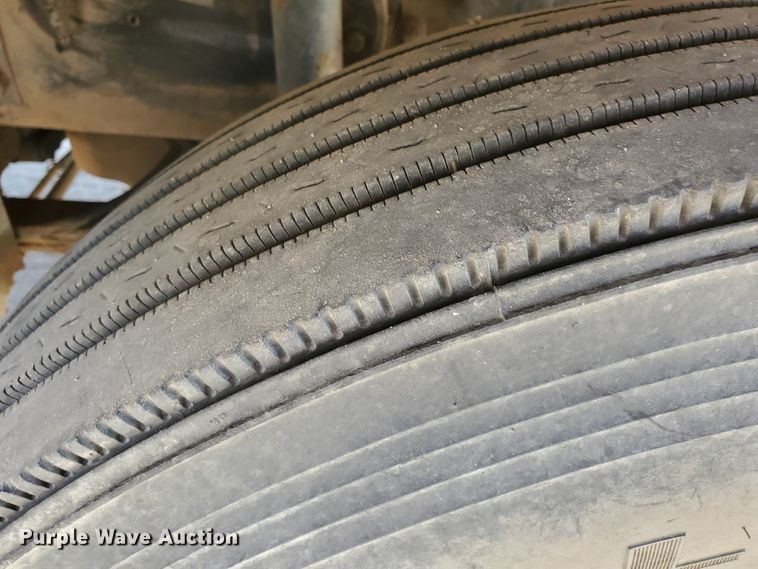 image for item DD0284 1994 Mack RD  winch truck