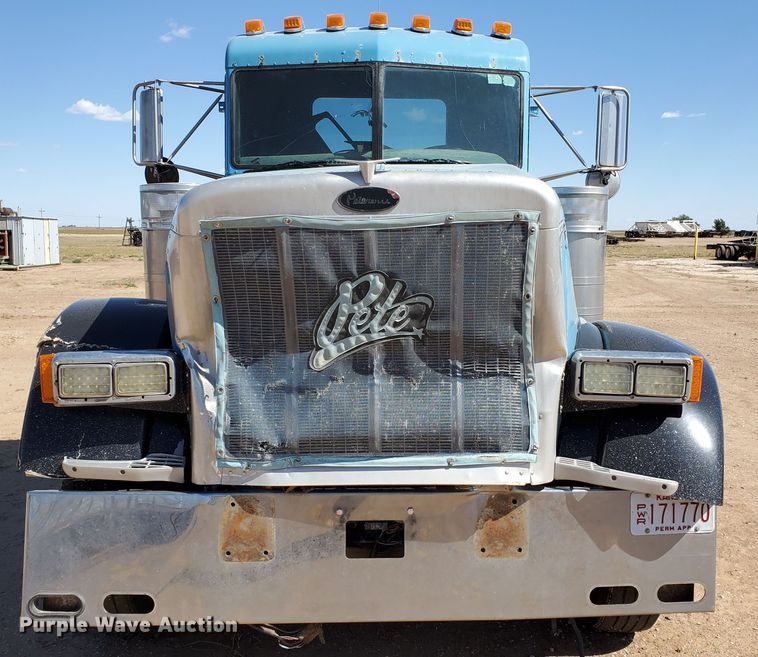 image for item DD0285 2001 Peterbilt 379  semi truck
