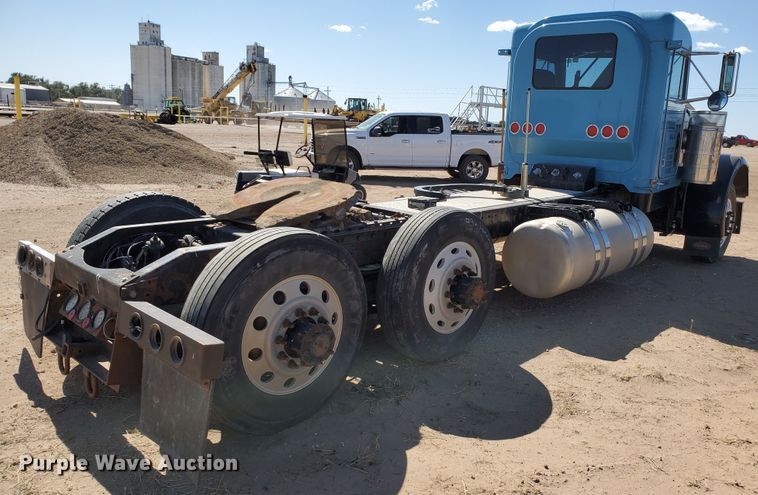 image for item DD0285 2001 Peterbilt 379  semi truck