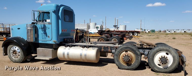 image for item DD0285 2001 Peterbilt 379  semi truck