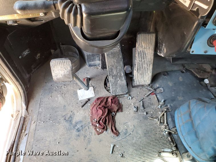 image for item DD0285 2001 Peterbilt 379  semi truck