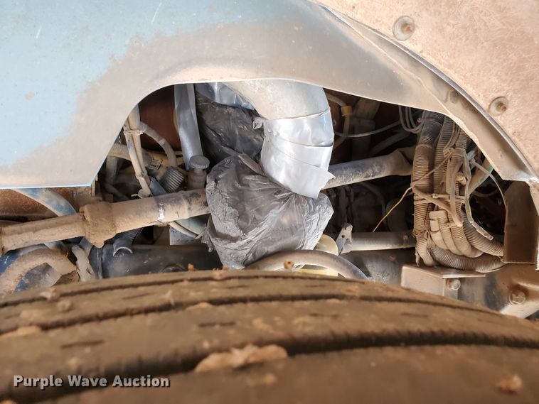 image for item DD0285 2001 Peterbilt 379  semi truck