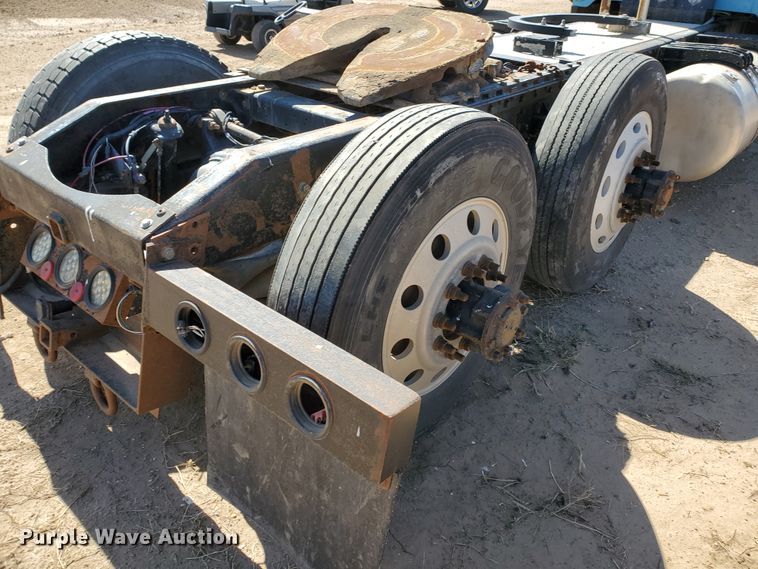 image for item DD0285 2001 Peterbilt 379  semi truck