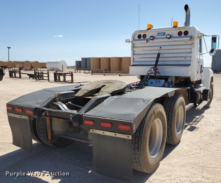 image for item DD0288 1997 Mack CH613  semi truck