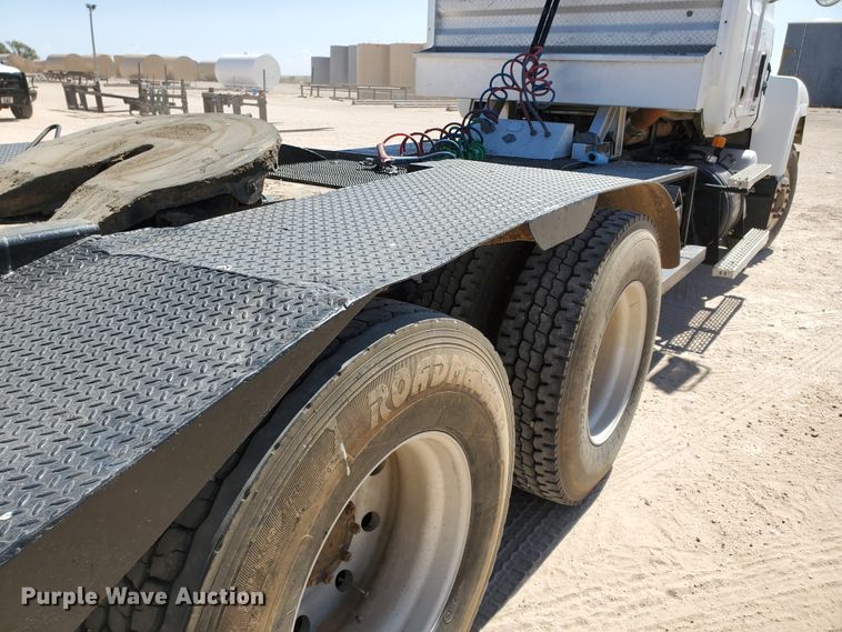 image for item DD0288 1997 Mack CH613  semi truck