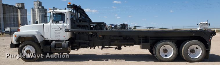 image for item DD0289 1992 Mack RD  winch truck