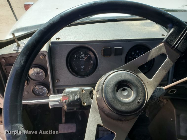 image for item DD0289 1992 Mack RD  winch truck