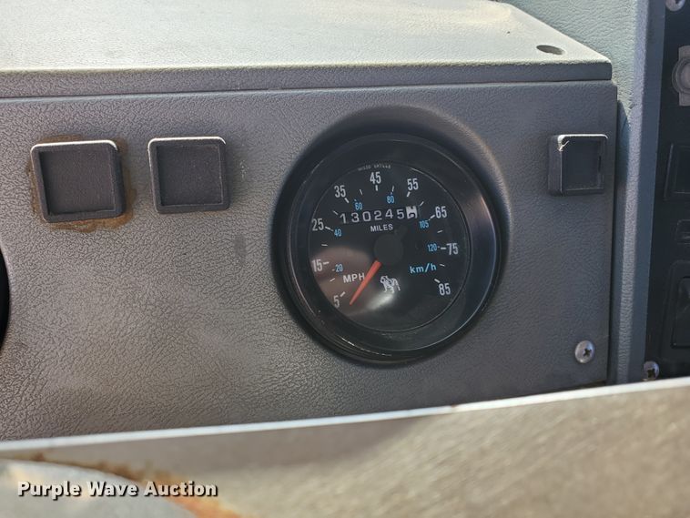 image for item DD0289 1992 Mack RD  winch truck