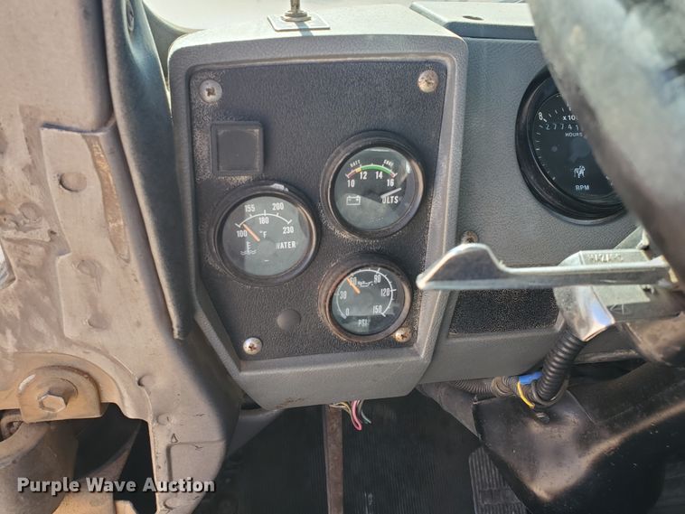 image for item DD0289 1992 Mack RD  winch truck